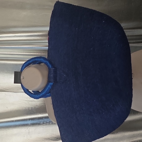 Michael Simon Sweater with Multicolor Floral Embroidery w/ free beautiful tote - Picture 13 of 13